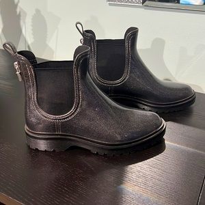 Michael kors rain boots